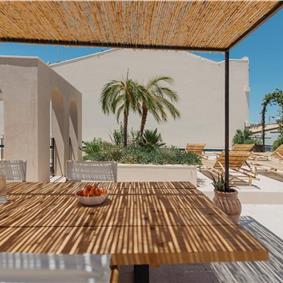 3 bedroom villa with heated pool in Noto, sleeps 6